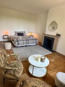 Maison en pierre, charme et jardin 1h de Paris