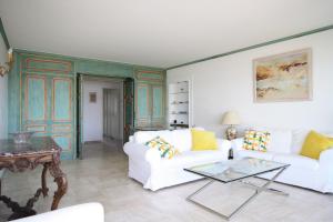 Vue unique sur toute la baie de Cannes et la mer