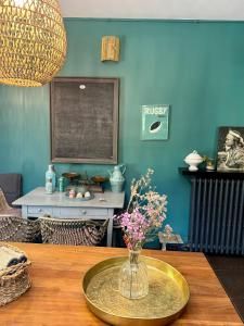 Maisons de vacances Maison en pierre, charme et jardin au calme : photos des chambres