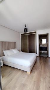 Red at Home Luxe Appartement