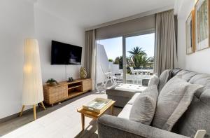 Sunset by Smart Holiday