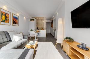 Sunset by Smart Holiday