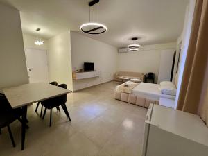 Isufi Modern Studio
