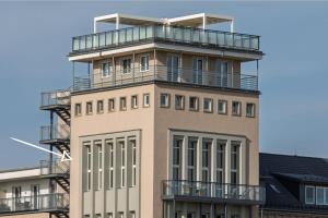 Mehr Meerblick - Stilvolle Ferienwohnung mit Panoramablick auf Ostsee und Saaler Bodden