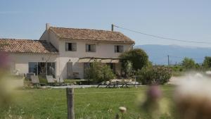 Villas Domaine du Piol - Luberon - Piscine privee - Clim - Beach Volley : photos des chambres