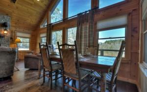 Carters Cozy Cabin - Relax or Roam 13 Acres
