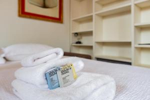 INGEGNOLI1 Bright top floor apartment by Hospity