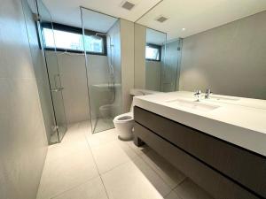 Louis - Căn hộ 2 ngủ phố Đội Cấn