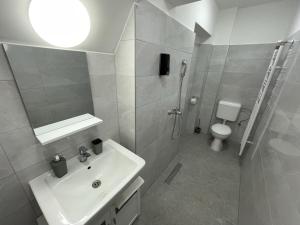 LauRich Apartments