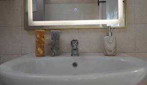 Marias Ethereal Place