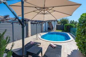 Apartment Ugrin, a cozy and relaxing retreat minutes from the Beach