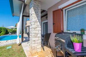 Apartment Ugrin, a cozy and relaxing retreat minutes from the Beach