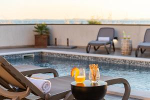 Sea Gem - beachfront villa with heated pool, Privlaka