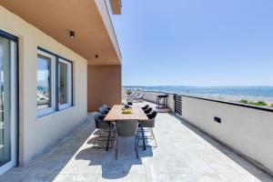 Sea Gem - beachfront villa with heated pool, Privlaka