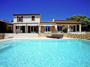 Luxury villa in Provence with a private pool
