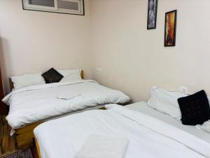 Stay Inn Kailasha - Lift,Parking,Kitchen andmodern facilities