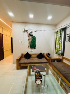 Stay Inn Kailasha - Lift,Parking,Kitchen andmodern facilities