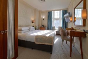 Superior Double Room room in Sloane Square Hotel