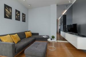 Stylish Apartment with Parking & AC in the Centre of Krakow Near Old Town by Noclegi Renters