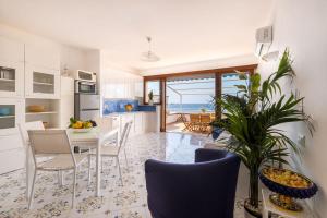 Appartamento Fronte Mare con Accesso Spiaggia