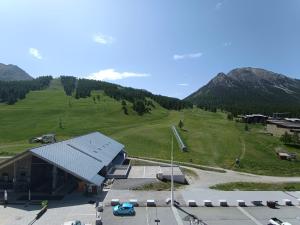 Duplex 6 pers. face aux pistes à Montgenèvre - FR-1-445-50