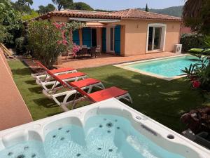 Villa de charme, heated pool and jacuzzi, 6 personnes