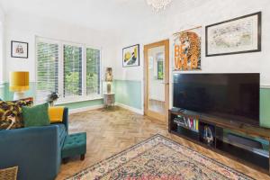 Host & Stay - Church Lane