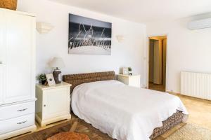 Villas Large villa near beach, sea view, islands & bay of Cannes, 7 bedrooms : photos des chambres
