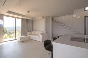 The Quiet Pearl Villa, Agios Nikolaos by Halkidiki Villas