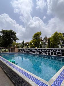 Royal Villa 1 - Luxurious 2BHK Villa with Huge Pvt Swimming Pool