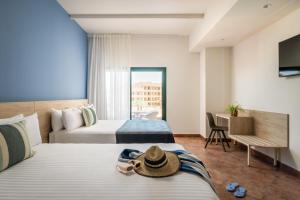Double Room (3 Adults) room in Hotel Colonial Mar