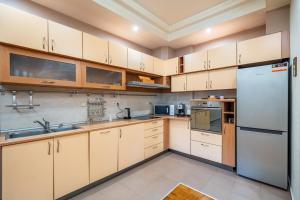 Spacious and Central Retreat