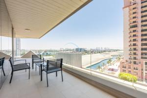 Near Dubai International Cricket Stadium, Minutes drive to Mall of the Emirates, The Matrix Tower, Sports City By Deluxe Holiday Homes