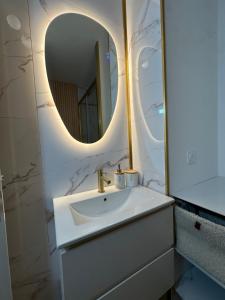 Appartements Studio MBS 2- Cosy, Tramway, Wifi, Parking, Equipe : photos des chambres