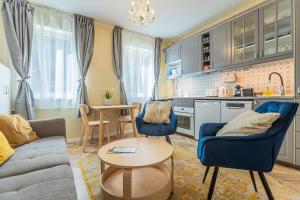 Elizabeth Boulevard Peace