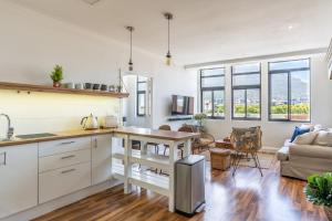 The Square Aparments