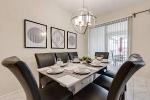 Last Minute Disney Getaway Private Pool Themed Bedrooms. Book Now 17254