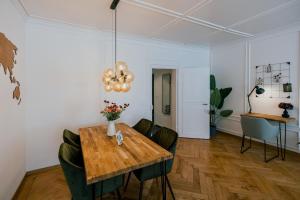 Central Boutique Apartment - Garden with Riveraccess