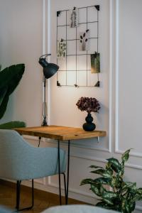 Central Boutique Apartment - Garden with Riveraccess