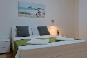 Villa Lella - Pantheon basement apartment, shared swimming pool 5 minutes from the sea, suitable for families or groups for complete relaxation
