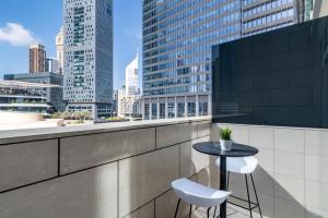 Silkhaus Vacation Homes Modern Studio with Balcony in Burj Daman