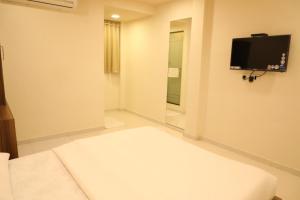 Galaxy inn By Glitz Hotels