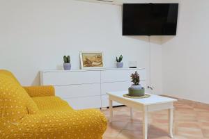 Villa Lella - Pantheon basement apartment, shared swimming pool 5 minutes from the sea, suitable for families or groups for complete relaxation