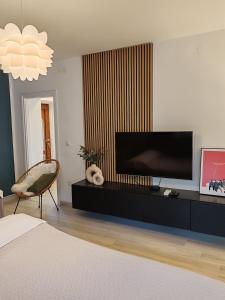 Summer Green Apartment