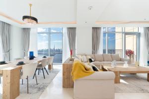 Holiday Boulevard - Luxury 3BR Penthouse with Burj Khalifa and Creek Views