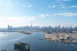 Holiday Boulevard - Luxury 3BR Penthouse with Burj Khalifa and Creek Views