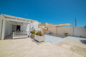 Villa Benedetta On SeaShore - Happy Rentals