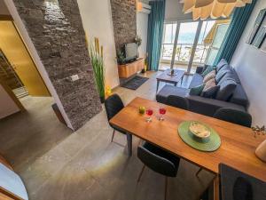 1 bedroom 1330