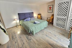 Villas Les Bulles de Montfort - WiFi - Parking gratuit & Cuisine : photos des chambres