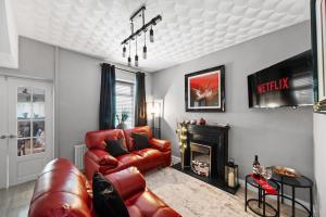 4 Bed - 2 Bath - Central - Ideal for Contractors